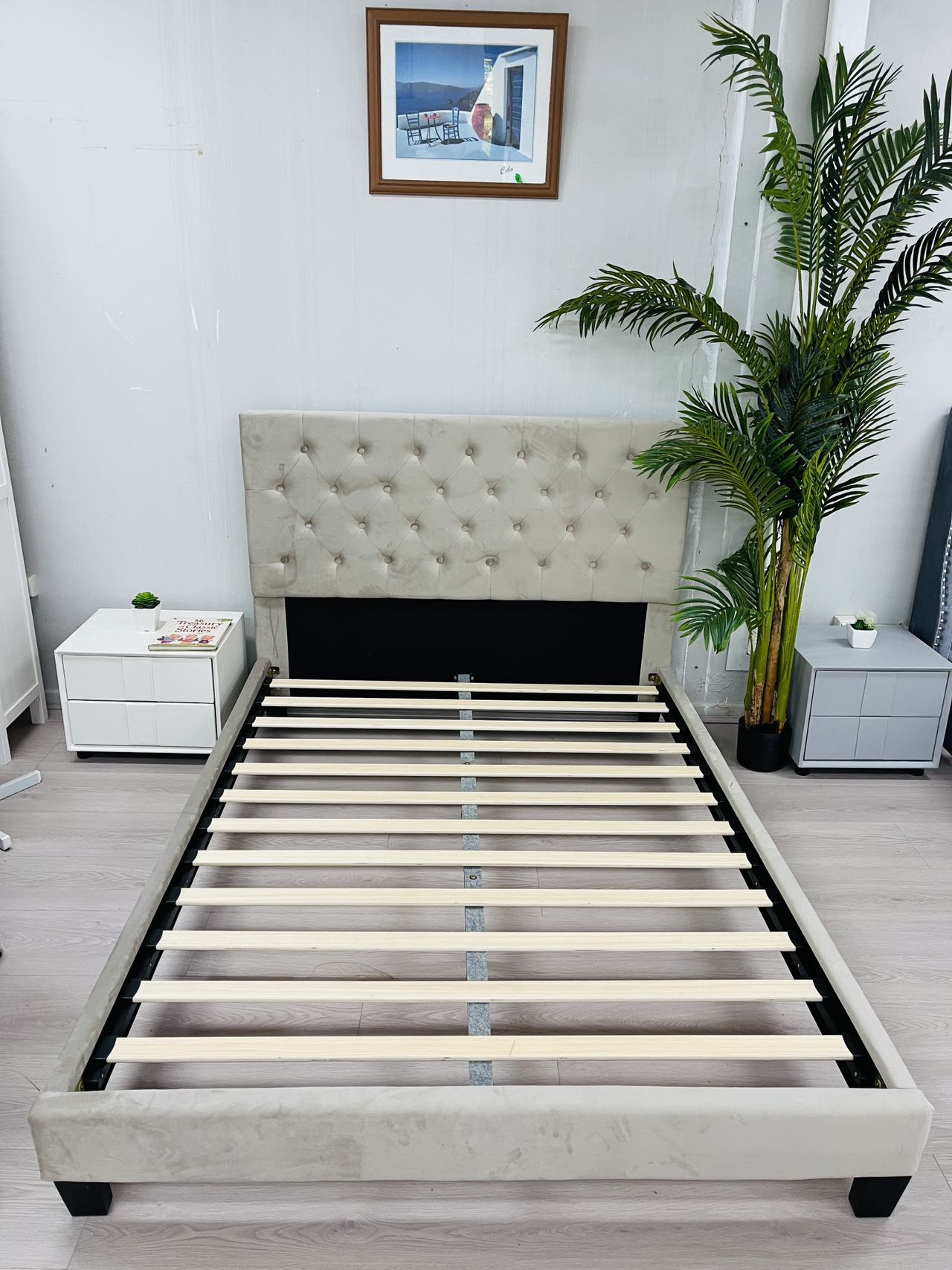 Velvet Bed Frame Strong Wood Frame Slats Grey KING/QUEEN